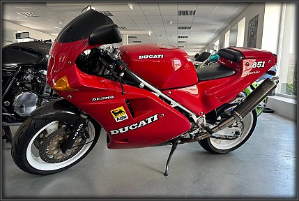 Ducati 851